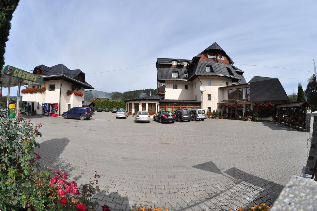 Hotel Cosmos Campulung Moldovenesc Exterior photo